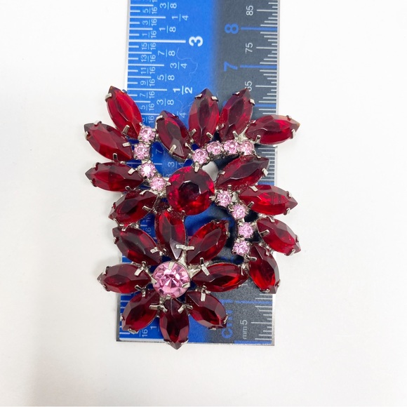 703 Vintage DeLizza & Elster Juliana Flower red and pink Brooch Pin and Earrings - Picture 6 of 10